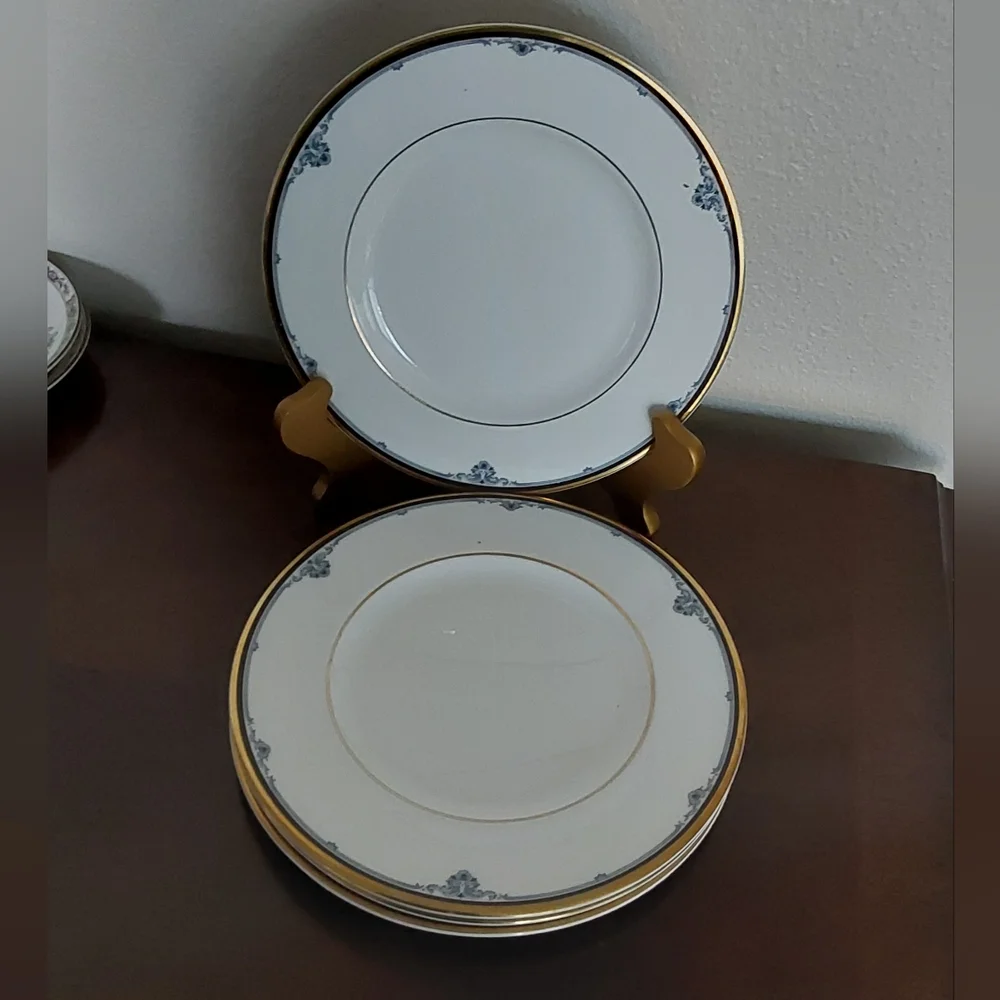 Royal Doulton Princeton H5098 Gold‎ and White Salad Plates Set Of 4